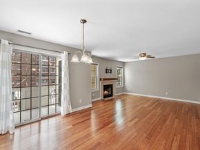 311 Gazebo Cir 311, Reading MA 01867