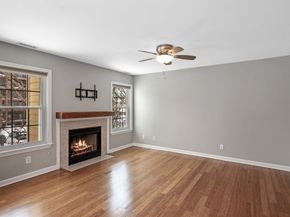 311 Gazebo Cir 311, Reading MA 01867