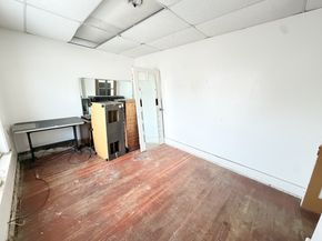6 Gillespie Rd, Charlton MA 01507