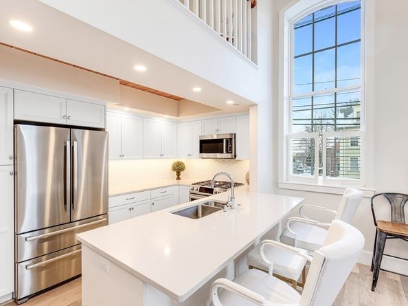 151 High Street 1C, Newburyport MA 01950