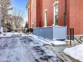 151 High Street 1C, Newburyport MA 01950