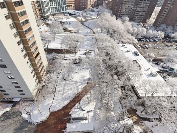 8 Whittier Place 17E, Boston MA 02114