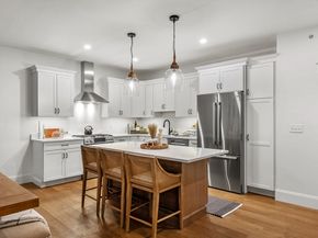 134 Court St 7, Plymouth MA 02360