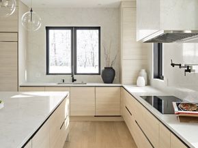 16 Dorcar Rd, Newton MA 02467