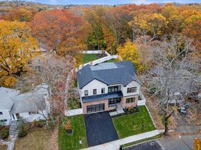 16 Dorcar Rd, Newton MA 02467