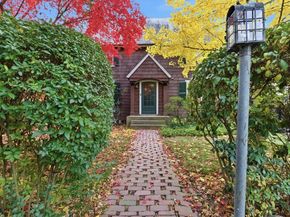 12 Gray Gardens W, Cambridge MA 02138