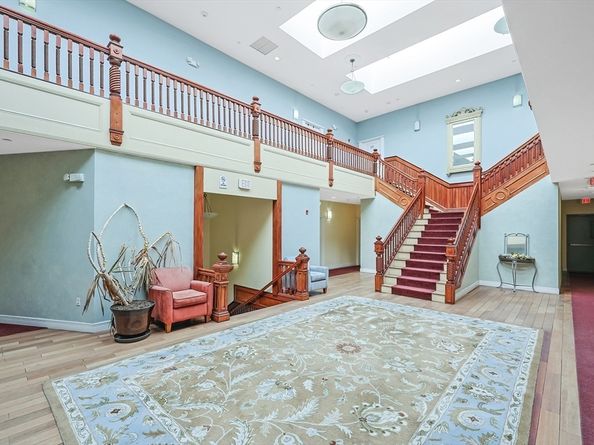 7 Main St 203, Brockton MA 02301