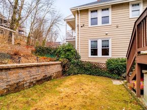 394 E 8th St 3, Boston MA 02127