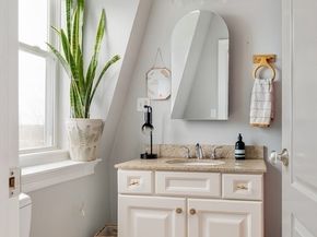 394 E 8th St 3, Boston MA 02127