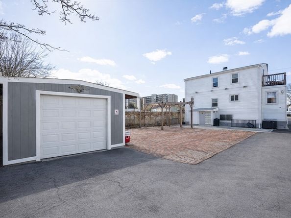 42 Cummings St, Medford MA 02155