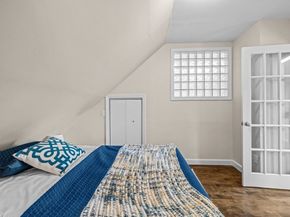 47 R Jamaica 3, Boston MA 02130