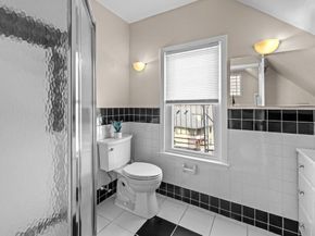 47 R Jamaica 3, Boston MA 02130