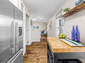 47 R Jamaica 3, Boston MA 02130