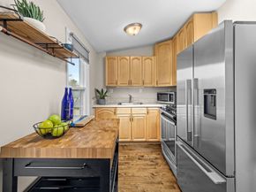 47 R Jamaica 3, Boston MA 02130