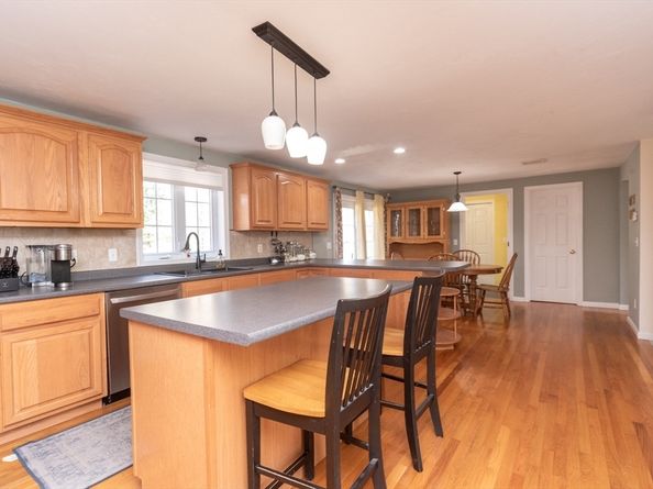 30 Cesidio Ct, Bridgewater MA 02324