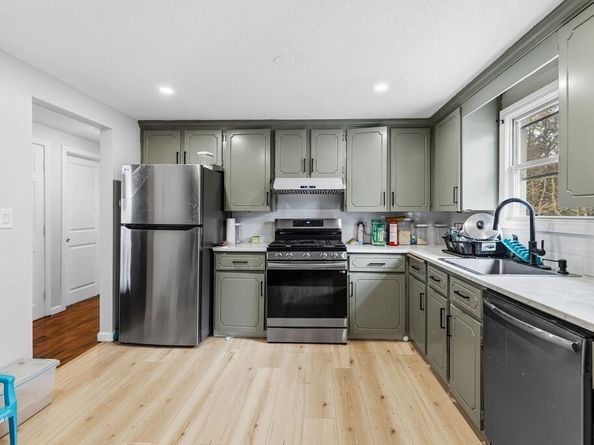 36 Kalmia Rd, Holbrook MA 02343