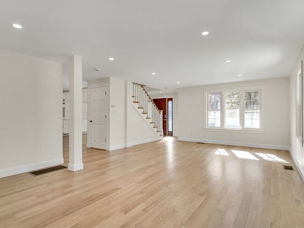 510 Common St, Walpole MA 02081