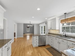 25 Stanphyl Rd, Uxbridge MA 01569