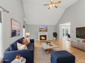 25 Stanphyl Rd, Uxbridge MA 01569