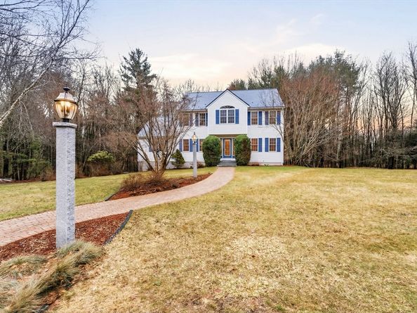 25 Stanphyl Rd, Uxbridge MA 01569