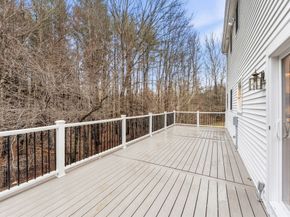25 Stanphyl Rd, Uxbridge MA 01569
