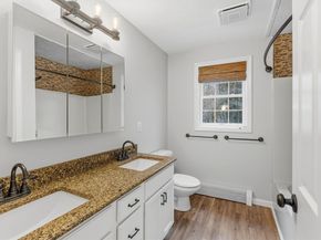 25 Stanphyl Rd, Uxbridge MA 01569