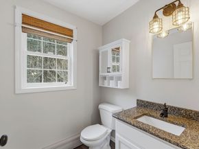 25 Stanphyl Rd, Uxbridge MA 01569