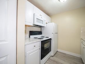 119 Grove St 234, Rockland MA 02370