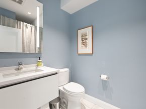21 Crowninshield Rd 21, Brookline MA 02446