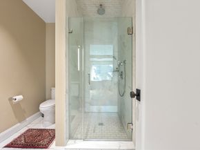 21 Crowninshield Rd 21, Brookline MA 02446