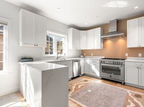 21 Crowninshield Rd 21, Brookline MA 02446