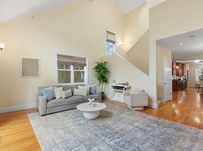 38 Courtyard Pl, Lexington MA 02420
