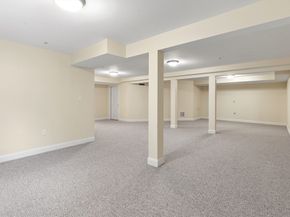 38 Courtyard Pl, Lexington MA 02420
