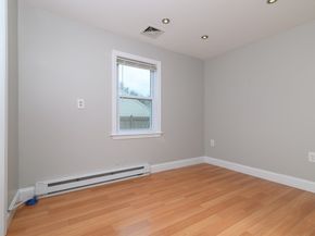 92 Mercury St, Weymouth MA 02188