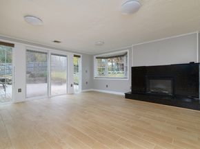 92 Mercury St, Weymouth MA 02188