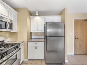 4 Canal Park PH8, Cambridge MA 02141