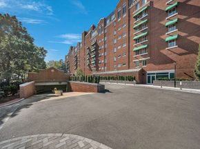4 Canal Park PH8, Cambridge MA 02141