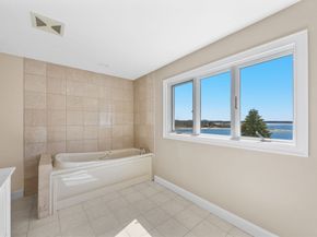 12 Groveland St, Wareham MA 02532