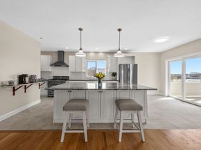 12 Groveland St, Wareham MA 02532