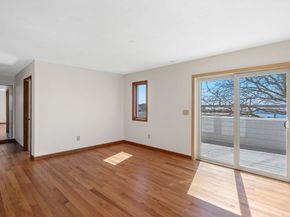 12 Groveland St, Wareham MA 02532