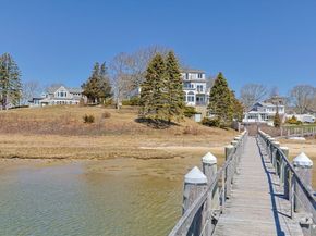 12 Groveland St, Wareham MA 02532