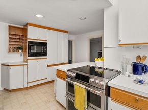 162 Western Ave, Sherborn MA 01770