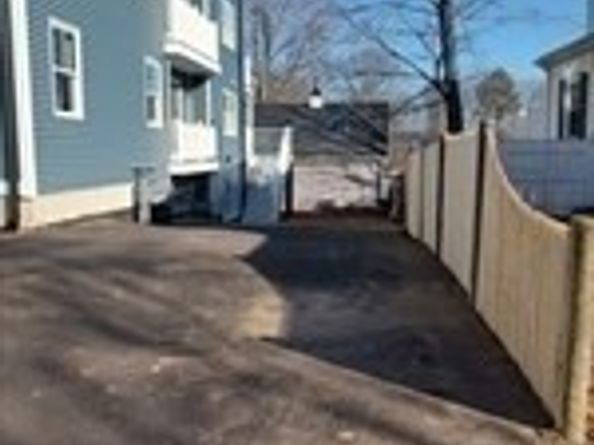 48 Village St 1001, Reading MA 01867