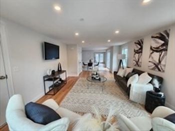 48 Village St