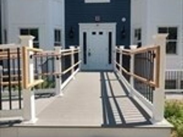 48 Village St 1001, Reading MA 01867