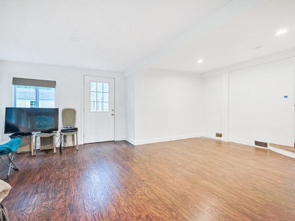9 Easy St, Northborough MA 01532