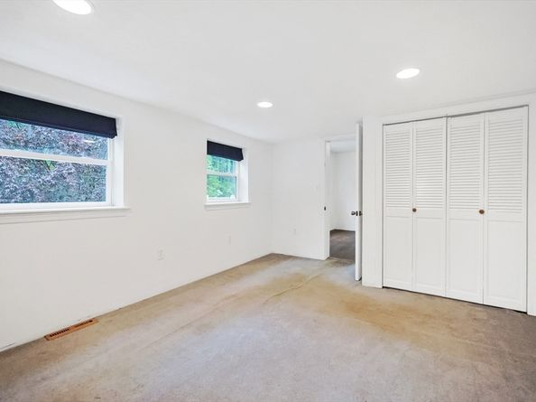 9 Easy St, Northborough MA 01532
