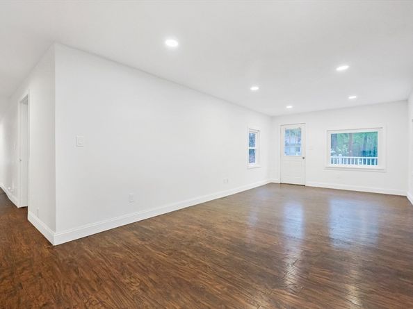 9 Easy St, Northborough MA 01532