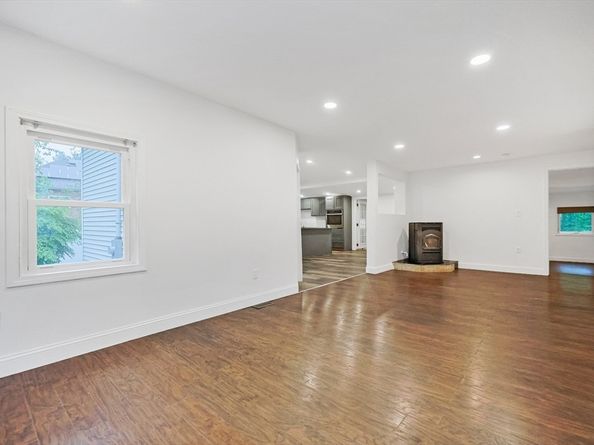 9 Easy St, Northborough MA 01532