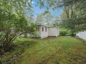 9 Easy St, Northborough MA 01532